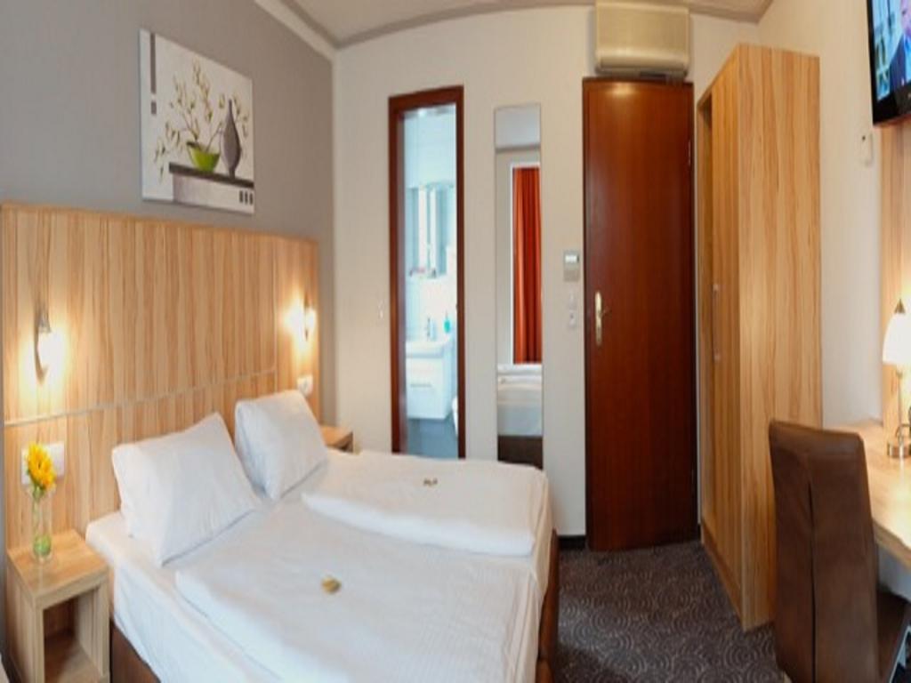 Hotel Am Schelztor Έσλινγκεν Εξωτερικό φωτογραφία