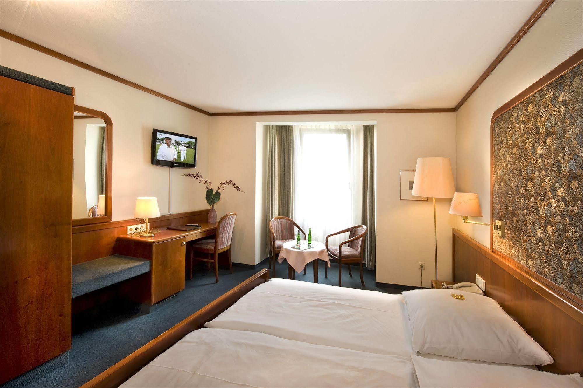 Hotel Am Schelztor Έσλινγκεν Εξωτερικό φωτογραφία