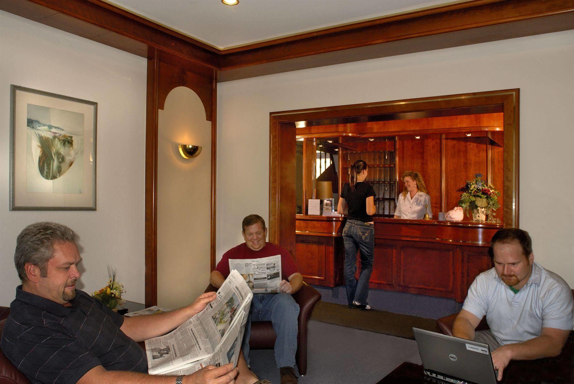 Hotel Am Schelztor Έσλινγκεν Εξωτερικό φωτογραφία
