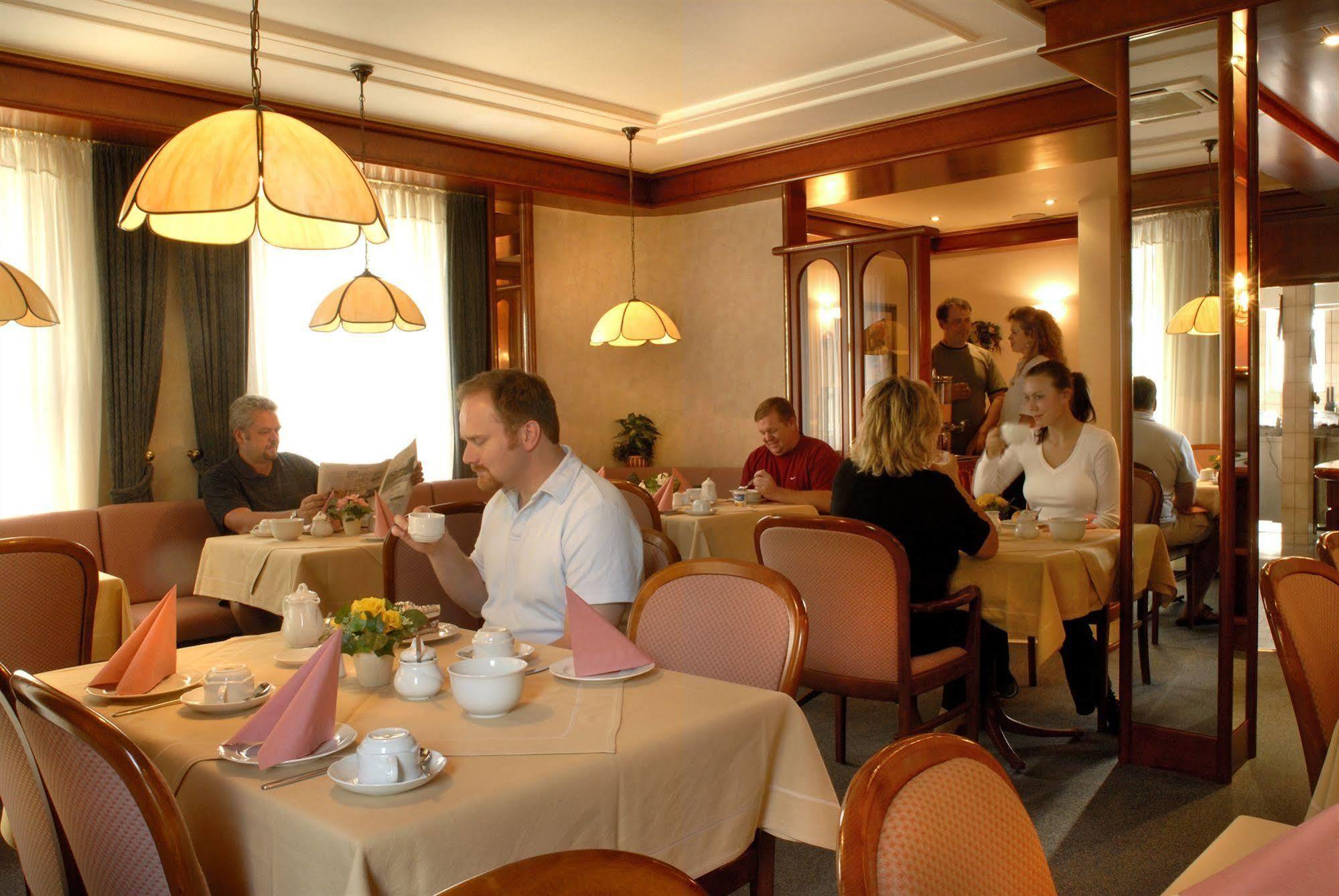 Hotel Am Schelztor Έσλινγκεν Εξωτερικό φωτογραφία